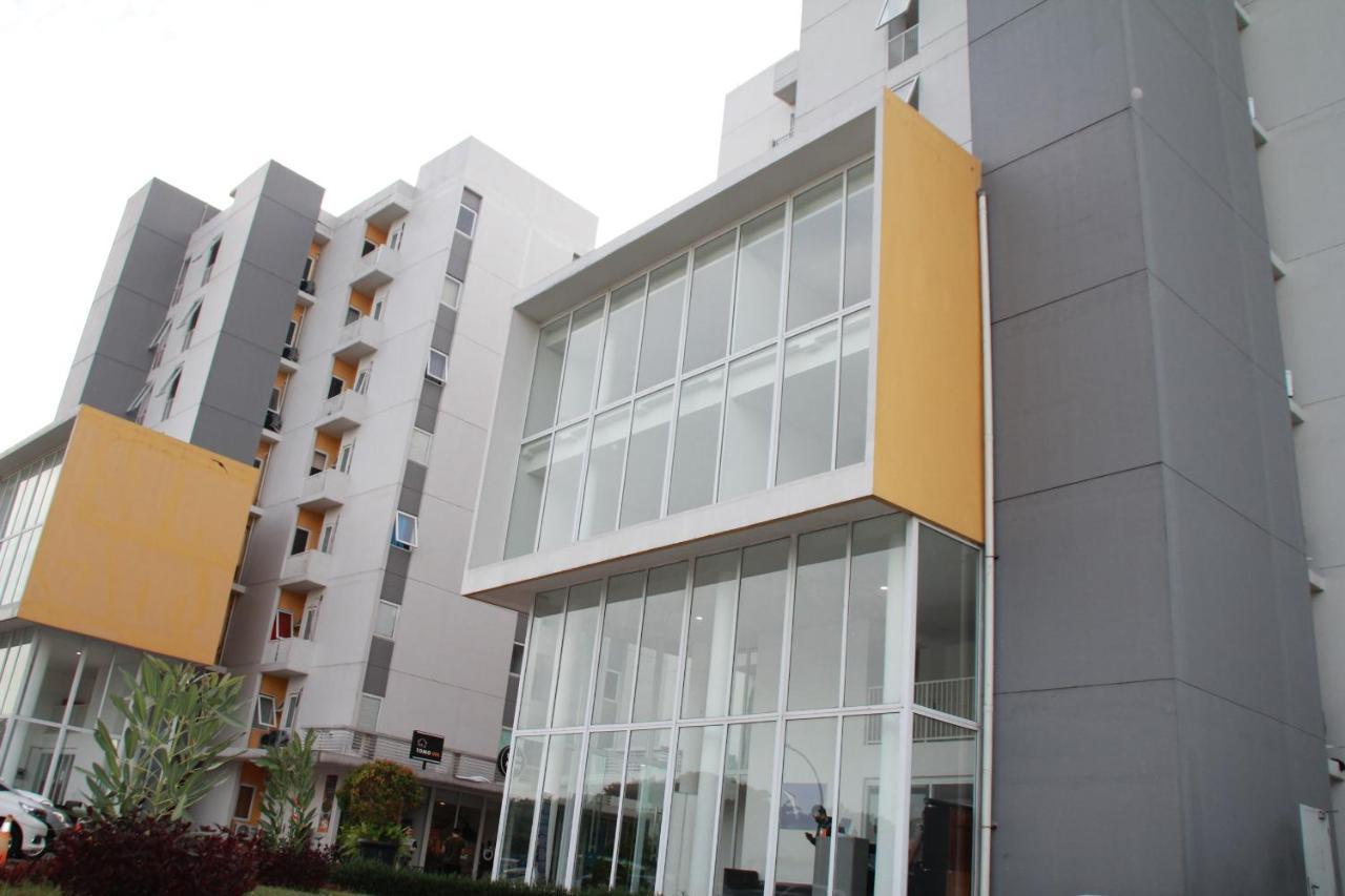 Nature Inn Aeropolis Ar3 Тангеранг Экстерьер фото